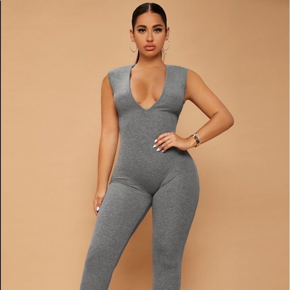 NWT SHEIN Tall Plunging Neck Skinny Unitard Jumpsuit Gray size L